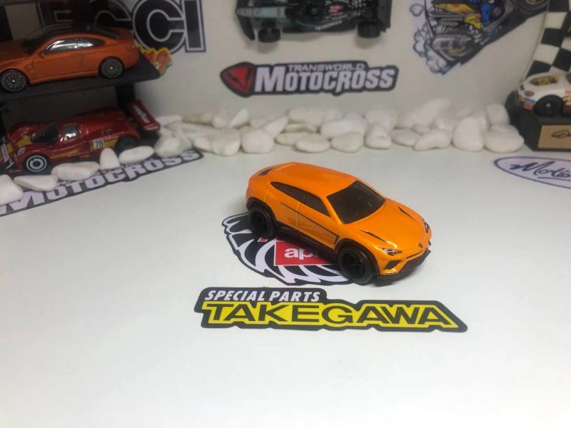 Коллекционная модель Lamborghini Urus Hot Wheels Premium — фото 2