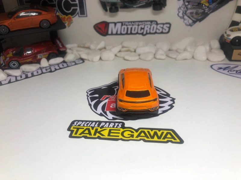 Коллекционная модель Lamborghini Urus Hot Wheels Premium — фото 3