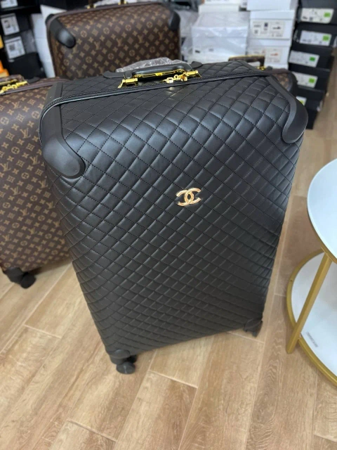 Набор из 3 чемоданов Chanel
