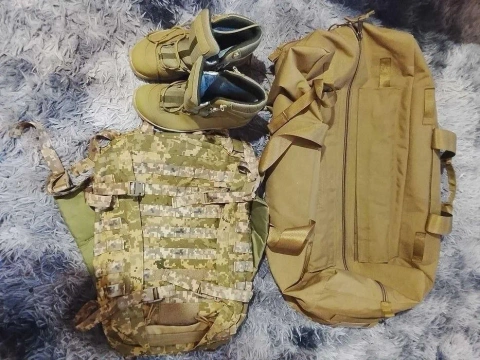 Комплект військового одягу та спорядження