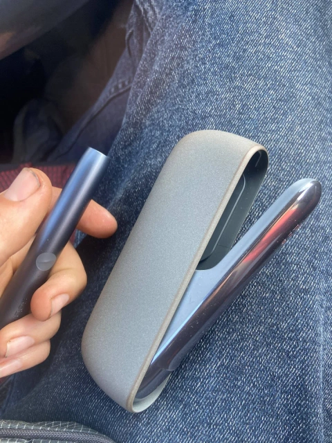 IQOS ILUMIA почти новый, полный комплект