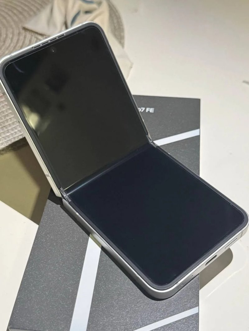 Samsung Flip 7 FE 8/128GB — фото 2