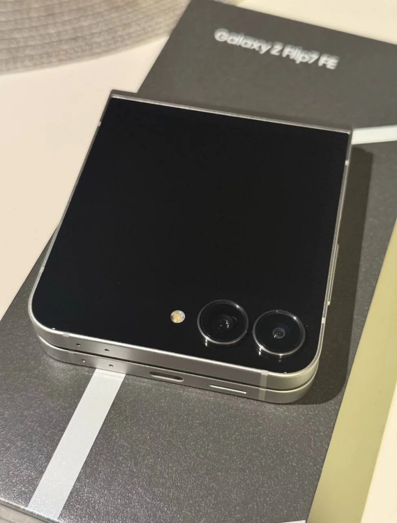 Samsung Flip 7 FE 8/128GB — фото 3