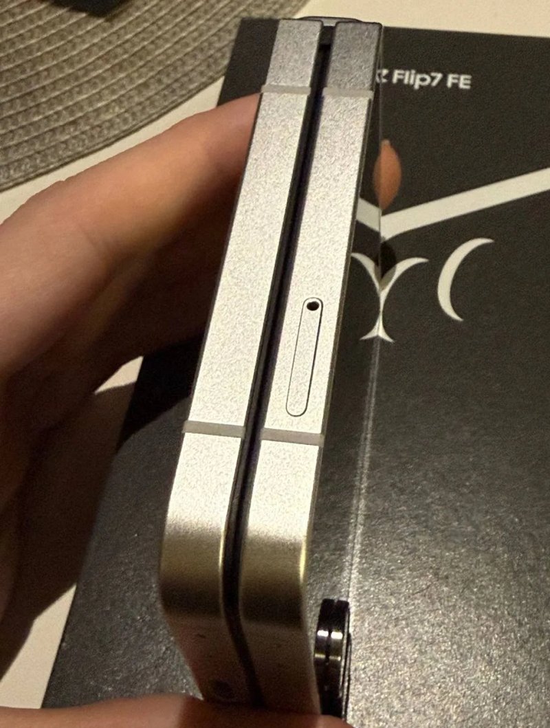 Samsung Flip 7 FE 8/128GB — фото 4