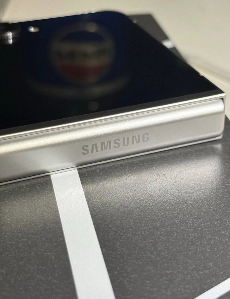 Samsung Flip 7 FE 8/128GB — фото 6