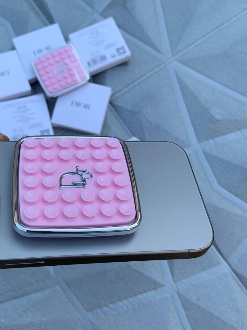 Силіконовий патч на присосках Dior Octobuddy для телефону — фото 2