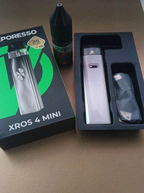 Vaporesso XROS 4 Mini Pod-система + рідина Chaser (Вишня Ментол)