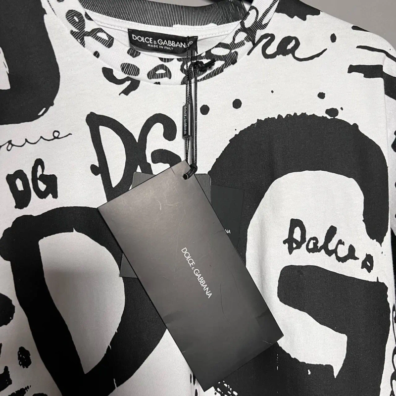 Dolce & Gabbana футболка черная с принтом DG — фото 6