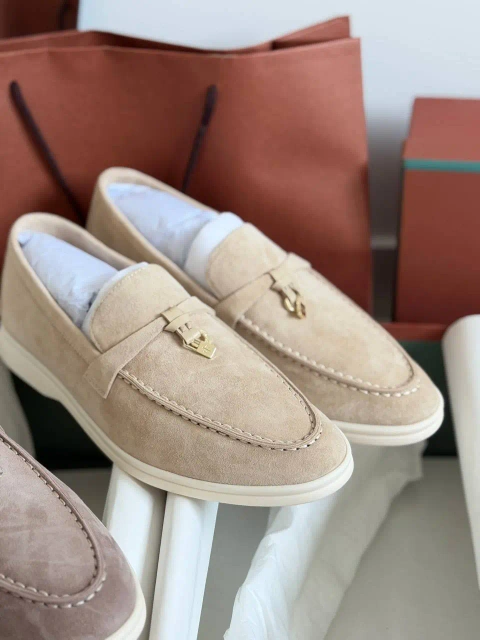 Лоферы Loro Piana бежевые замшевые