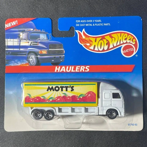 Hot Wheels Haulers Mott's Die-cast Model Truck