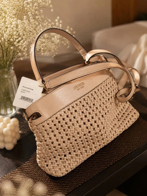 Женская сумка Guess "NICOLE SATCEL" бежевая