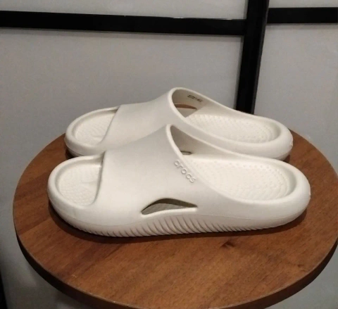 Женские кроксы Crocs Mellow Recovery Slide белые, размер M5-W7 (37/38)