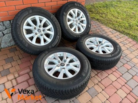 Комплект коліс Toyota Land Cruiser 200 R18 Michelin X-Ice Snow SUV