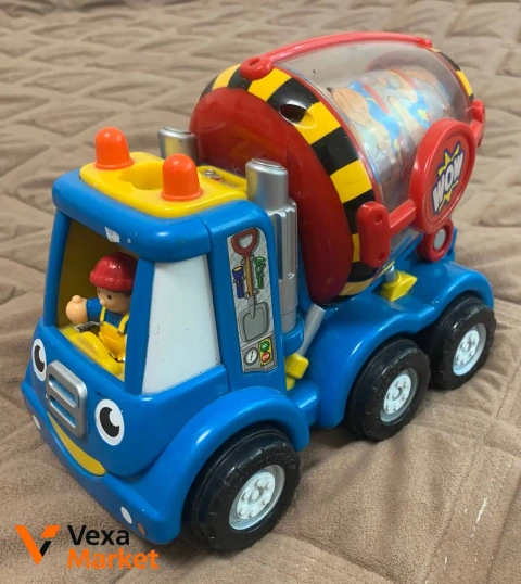 Дитячі іграшкові машинки WOW Toys та пов'язки