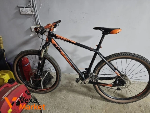Велосипед KTM гірський, повітряна вилка RockShox Recon Gold T, гідравлічні гальма Shimano Deore