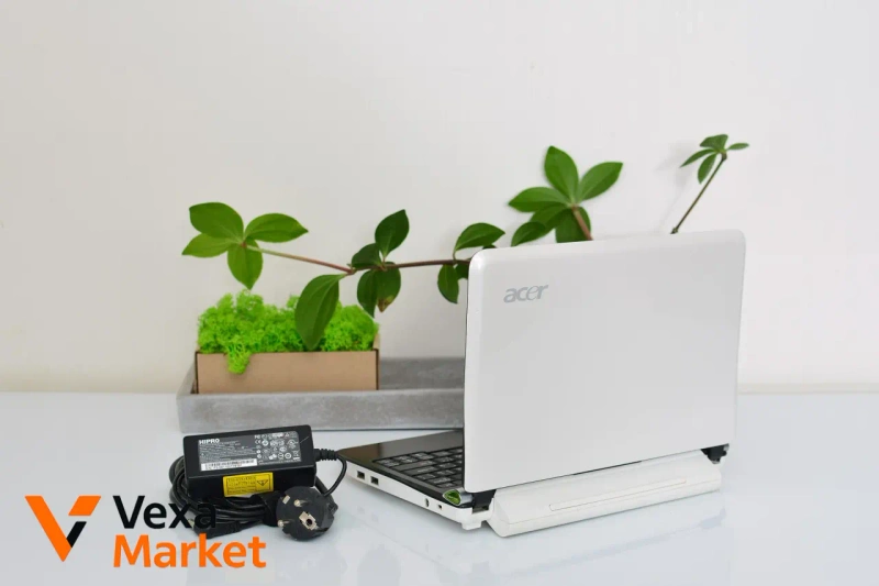 Нетбук Acer Aspire One KAV10 — фото 2