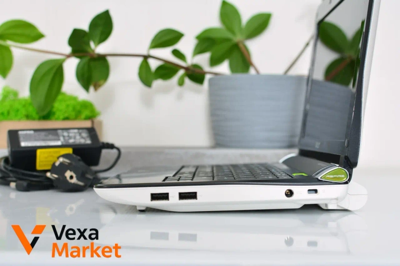 Нетбук Acer Aspire One KAV10 — фото 4