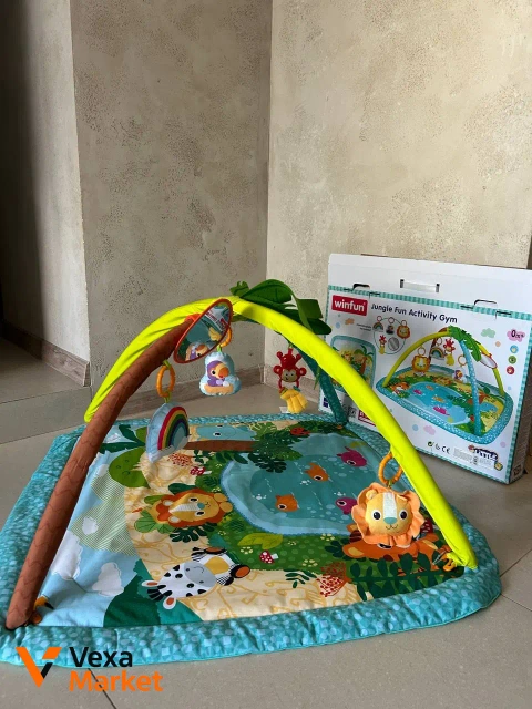 Развивающий коврик WinFun Jungle Fun Activity Gym с дугой и подвесками