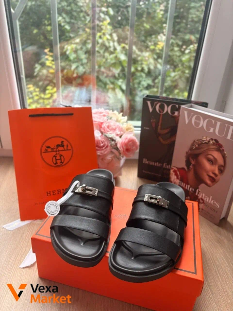 Hermes Тапки женские черные