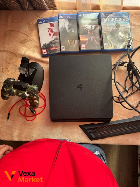 Игровая приставка Sony PlayStation 4 Slim 1TB комплект с джойстиком, проводами, подставкой и 4 играми
