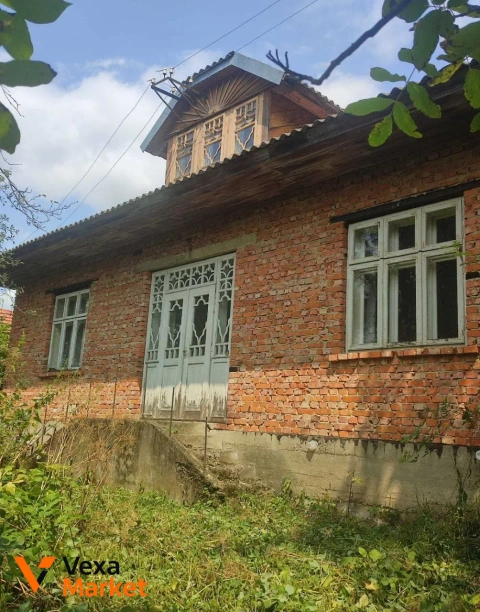 Продаж двоповерхового цегляного будинку в с. Трач, Івано-Франківська область