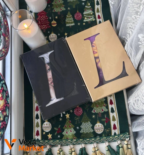 LISA - LALISA (Black/Gold) K-Pop Album