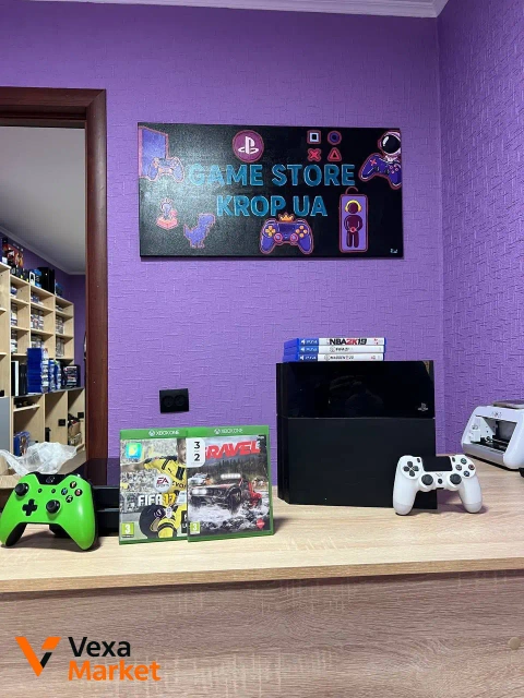 Игровая консоль PS4 + игры