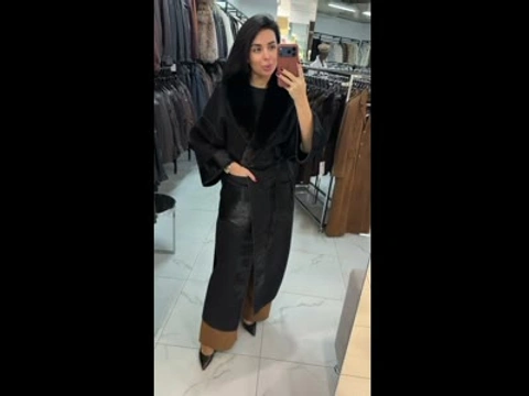 Пальто из итальянского кашемира с отделкой из норки и кавалино