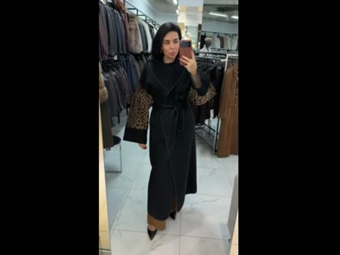 Пальто из итальянского кашемира с отделкой из меха кавалино