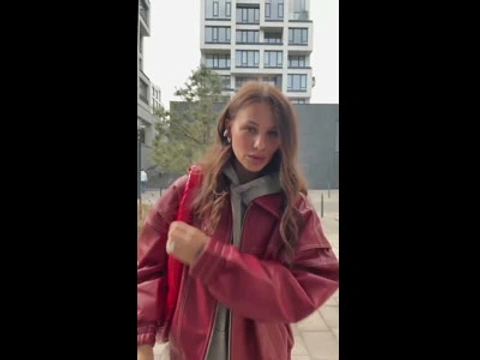 Куртка-бомбер темно-красная свободного кроя