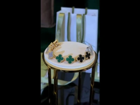 Van Cleef & Arpels Vintage Alhambra серьги золото 18К перламутр оникс малахит