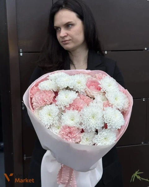 Букет из гвоздики и розы