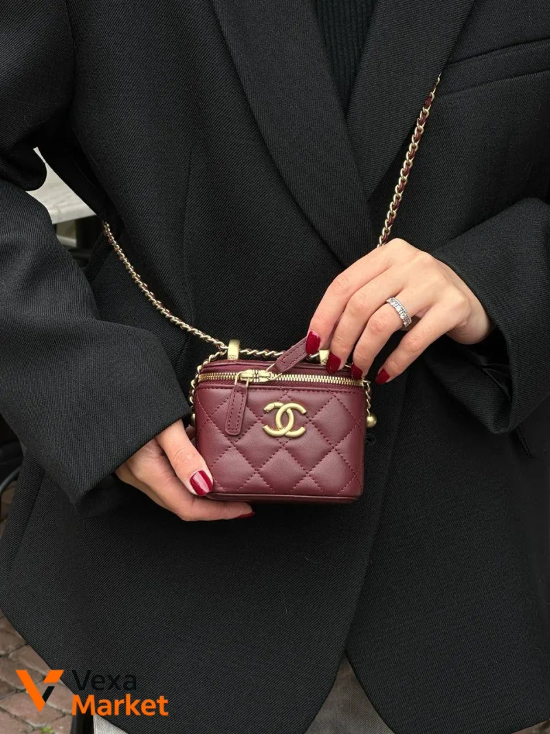 Chanel Classic Burgundy Lambskin Pearl Crush Mini Vanity Case — фото 3