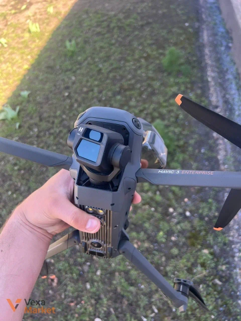 DJI Mavic 3E, Mavic 3 Pro та пульт RC Pro