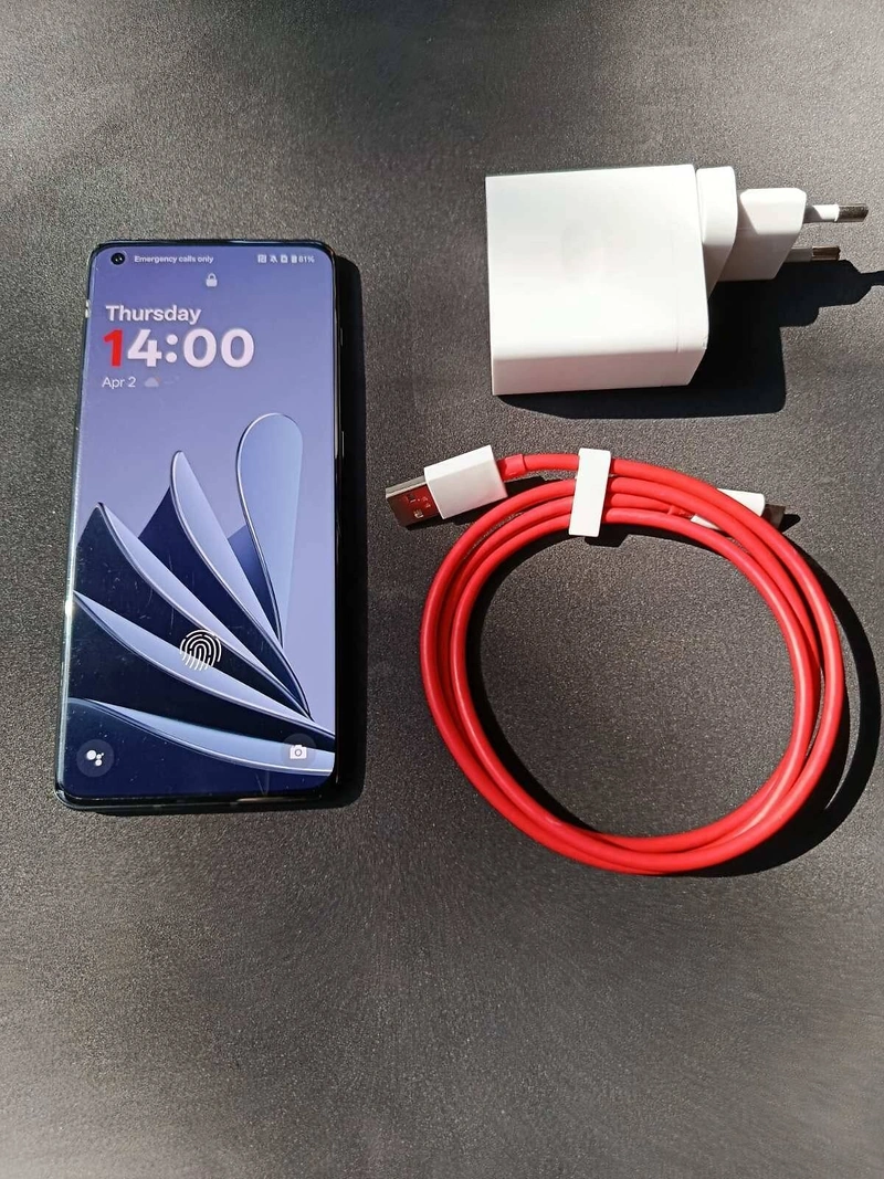 ФЛАГМАН Смартфон OnePlus 10 Pro 6.7' 12/256 Gb Volcanic Black EU Global Version — фото 6