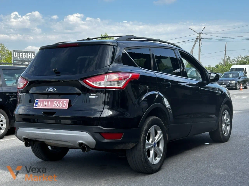 Ford Escape 2013 2.0 л. Автомат Чорний — фото 2