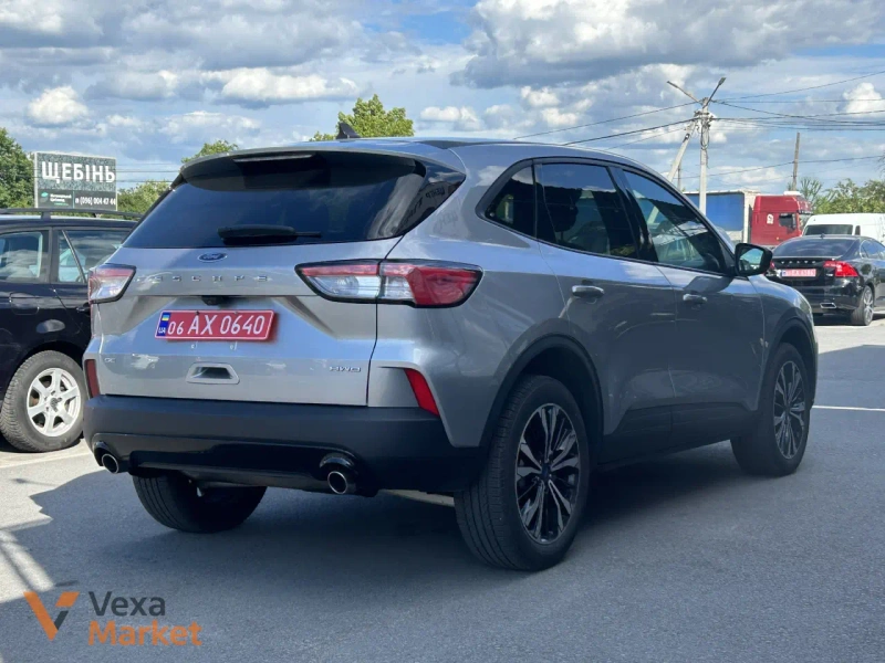 Ford Escape 2021 Бензин Автомат Повний привід Сірий — фото 2