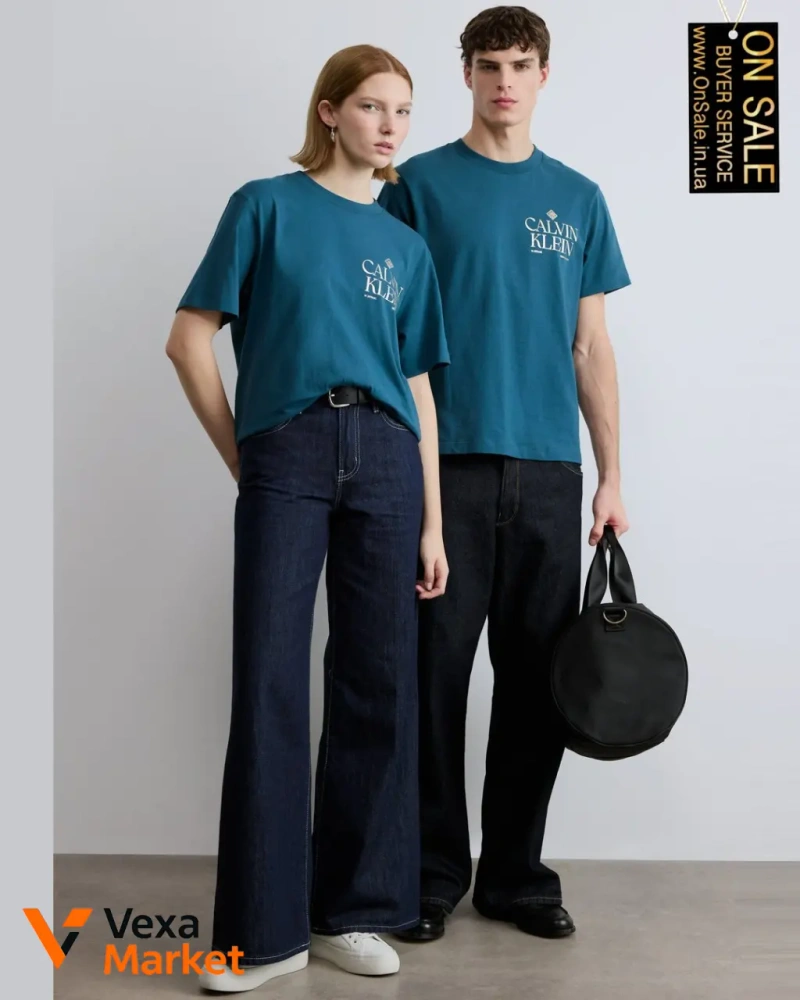 Футболка Calvin Klein Jeans з графічним принтом — фото 3