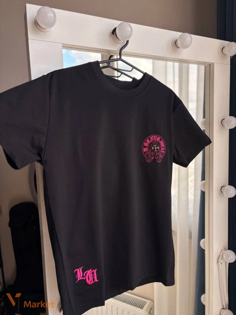 Футболка Chrome Hearts черная с розовым принтом