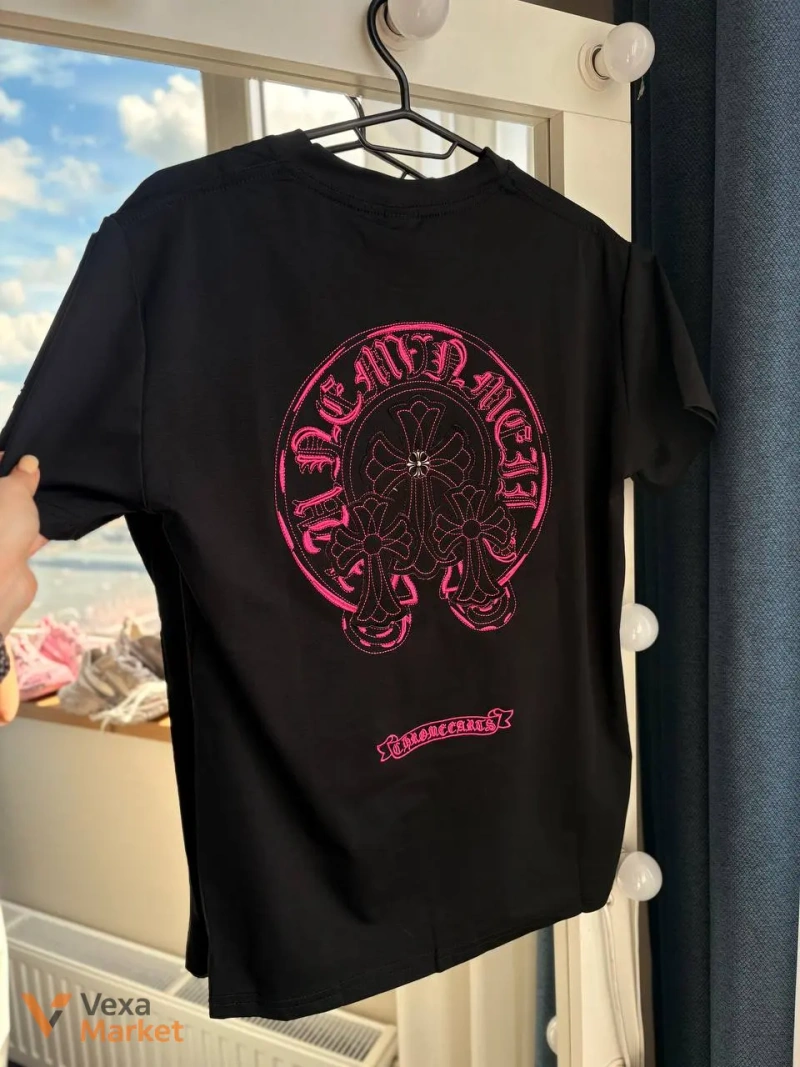 Футболка Chrome Hearts черная с розовым принтом — фото 8