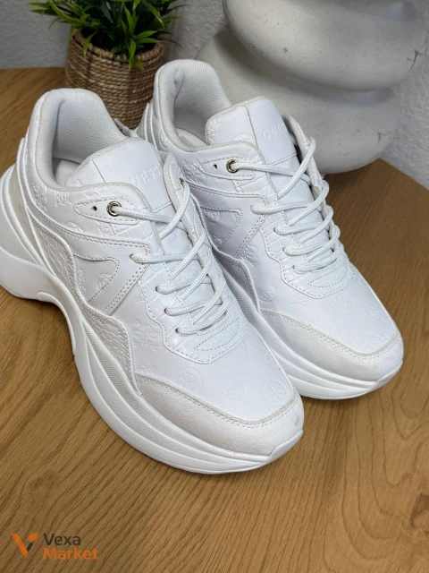 GUESS Белые кроссовки на массивной подошве, размер 40