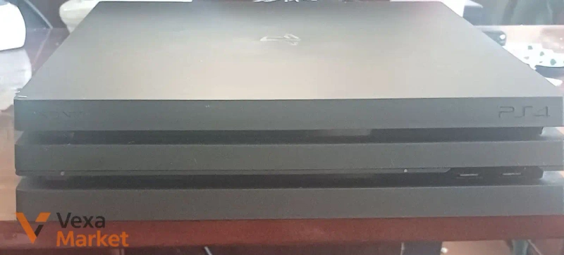 Игровая консоль PlayStation 4 Pro с двумя геймпадами — фото 3