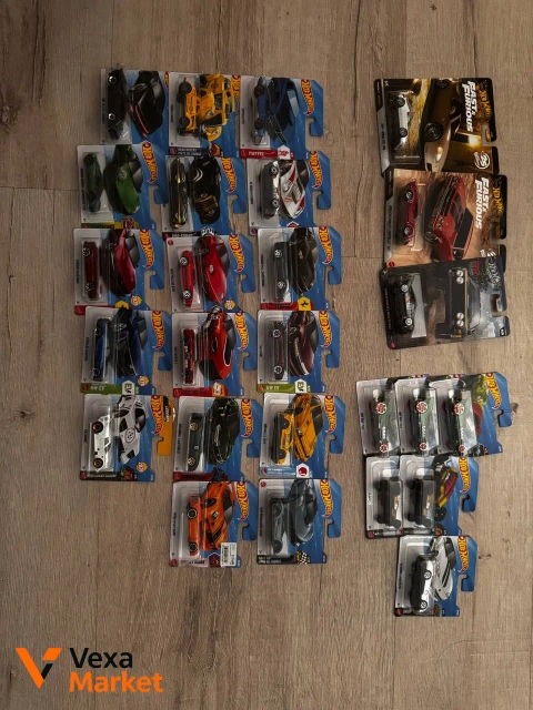 Колекційні моделі автомобілів Hot Wheels