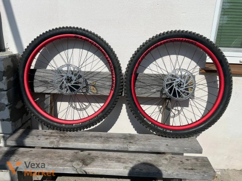 Колеса 27.5 переднее 20x110 + заднее 157x12 (e*thirteen, Darmoor, Specialized, Schwalbe, Avid)