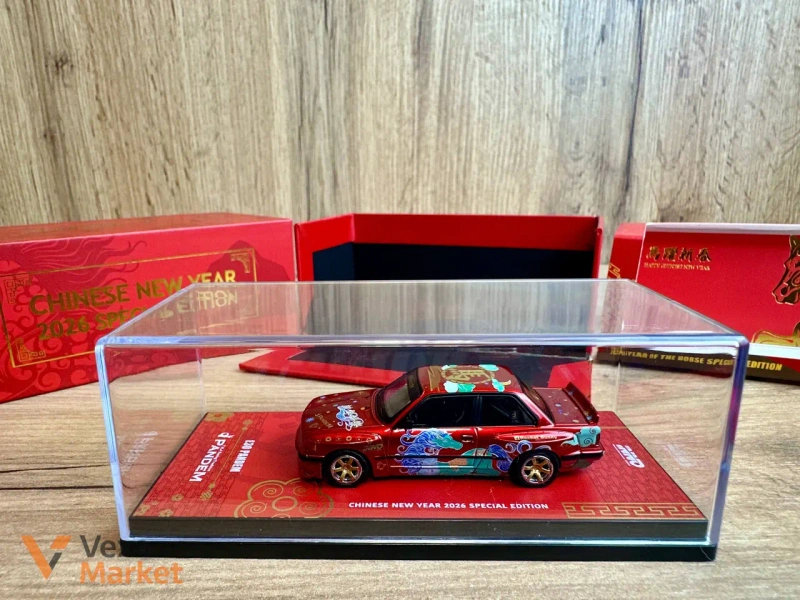 Коллекционная модель Inno64 BMW M3 E30 Chinese New Year Special Edition — фото 2