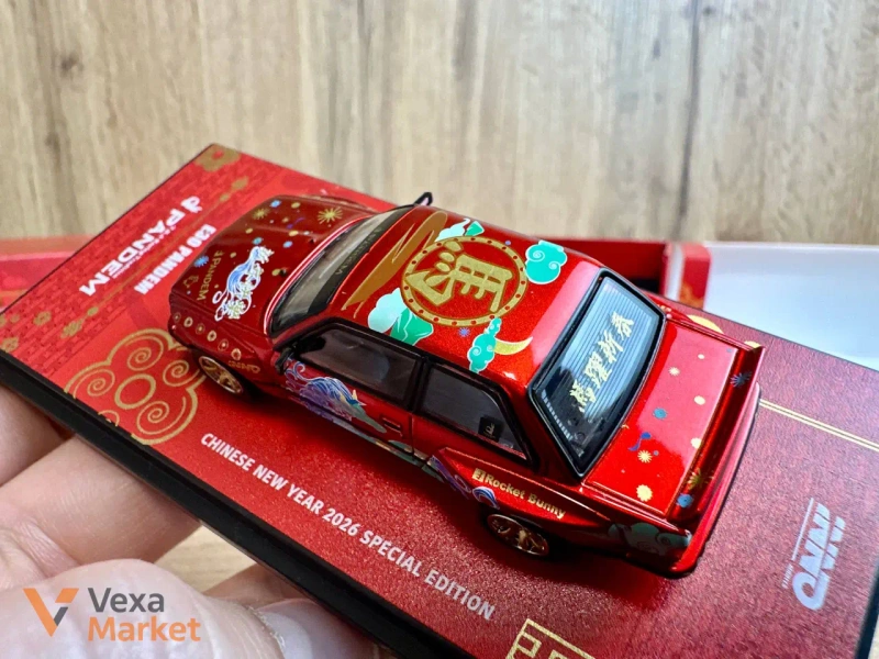Коллекционная модель Inno64 BMW M3 E30 Chinese New Year Special Edition — фото 6