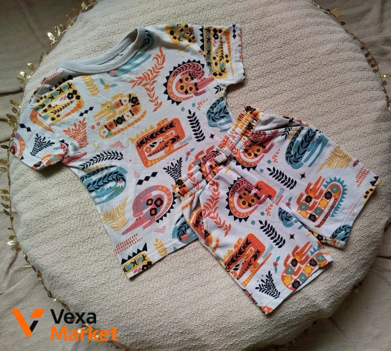 Комплект детской одежды: шорты, футболки, костюм (4-5 лет) — фото 4