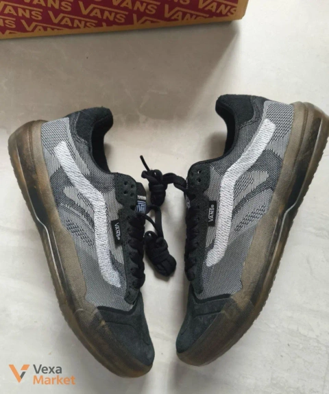 Кросівки Vans шкіра весна-літо 37.5 р