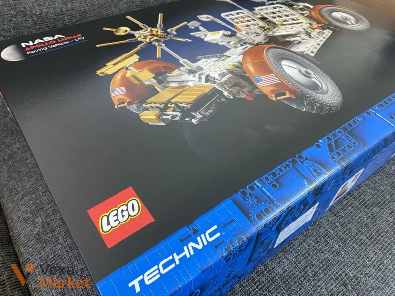 LEGO Technic 42182 NASA Apollo Lunar Roving Vehicle — фото 6