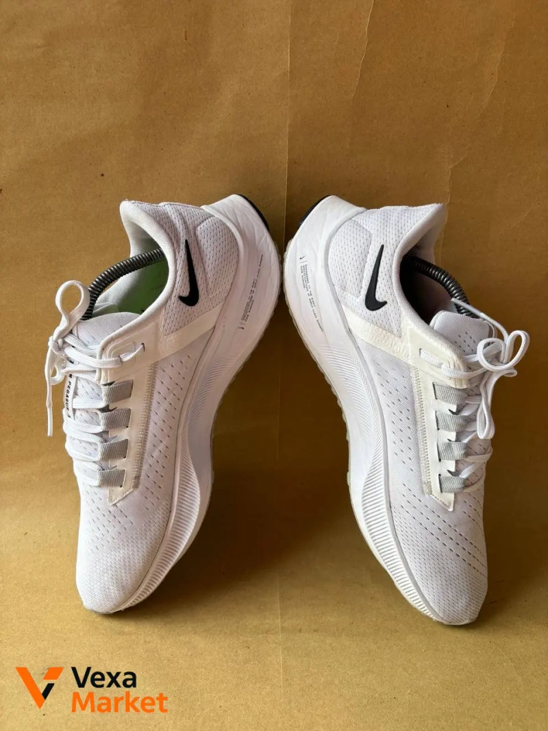 Nike Air Zoom Pegasus 38 білі кросівки 43,5 розмір — фото 4